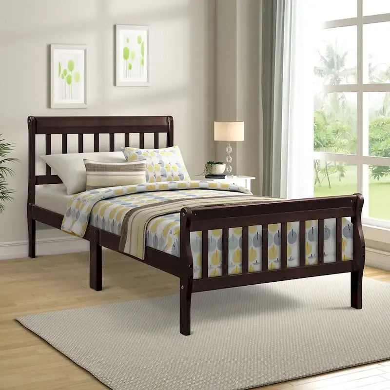 Cama de plataforma de madera con cabecero y piecero