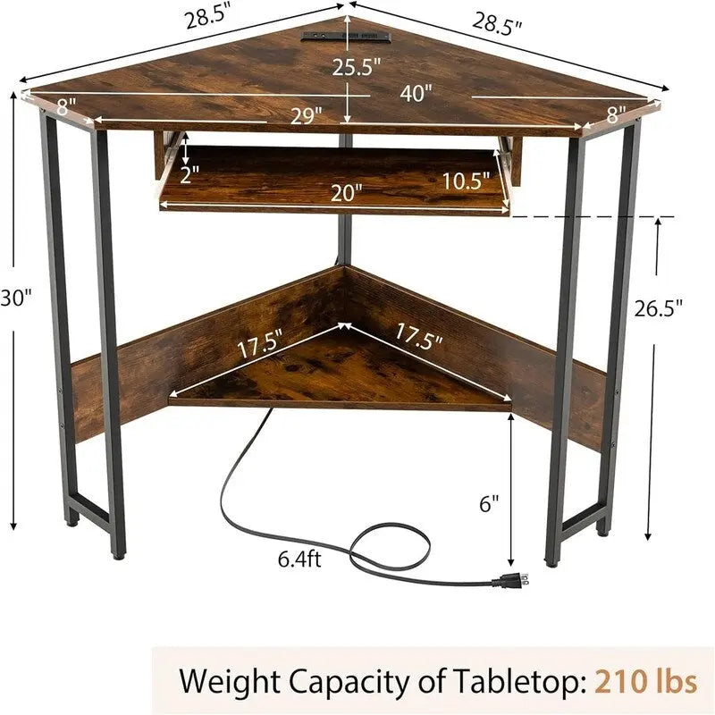 Bureau d’ordinateur triangulaire avec prises électriques